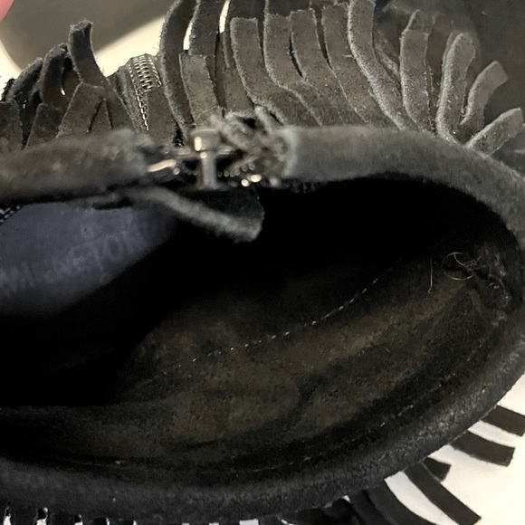MINNETONKA MOCCASIN Wedge Fringe Ankle Boot - Picture 11 of 15